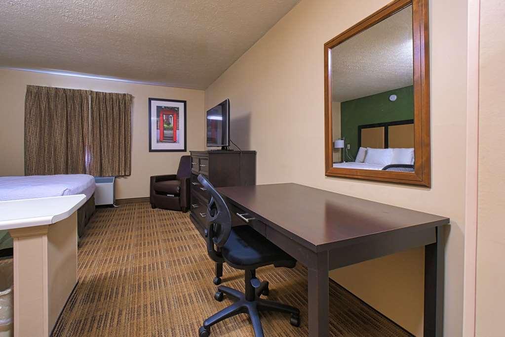 Suburban Studios Louisville East Номер фото