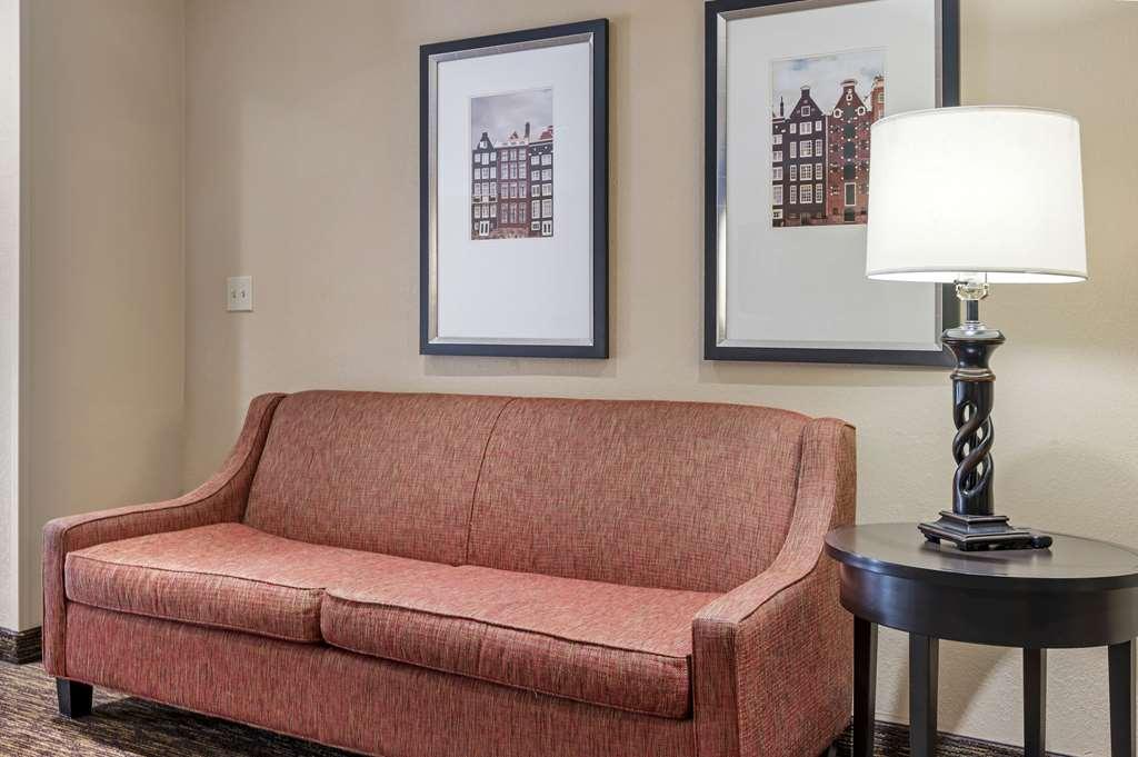 Suburban Studios Louisville East Інтер'єр фото